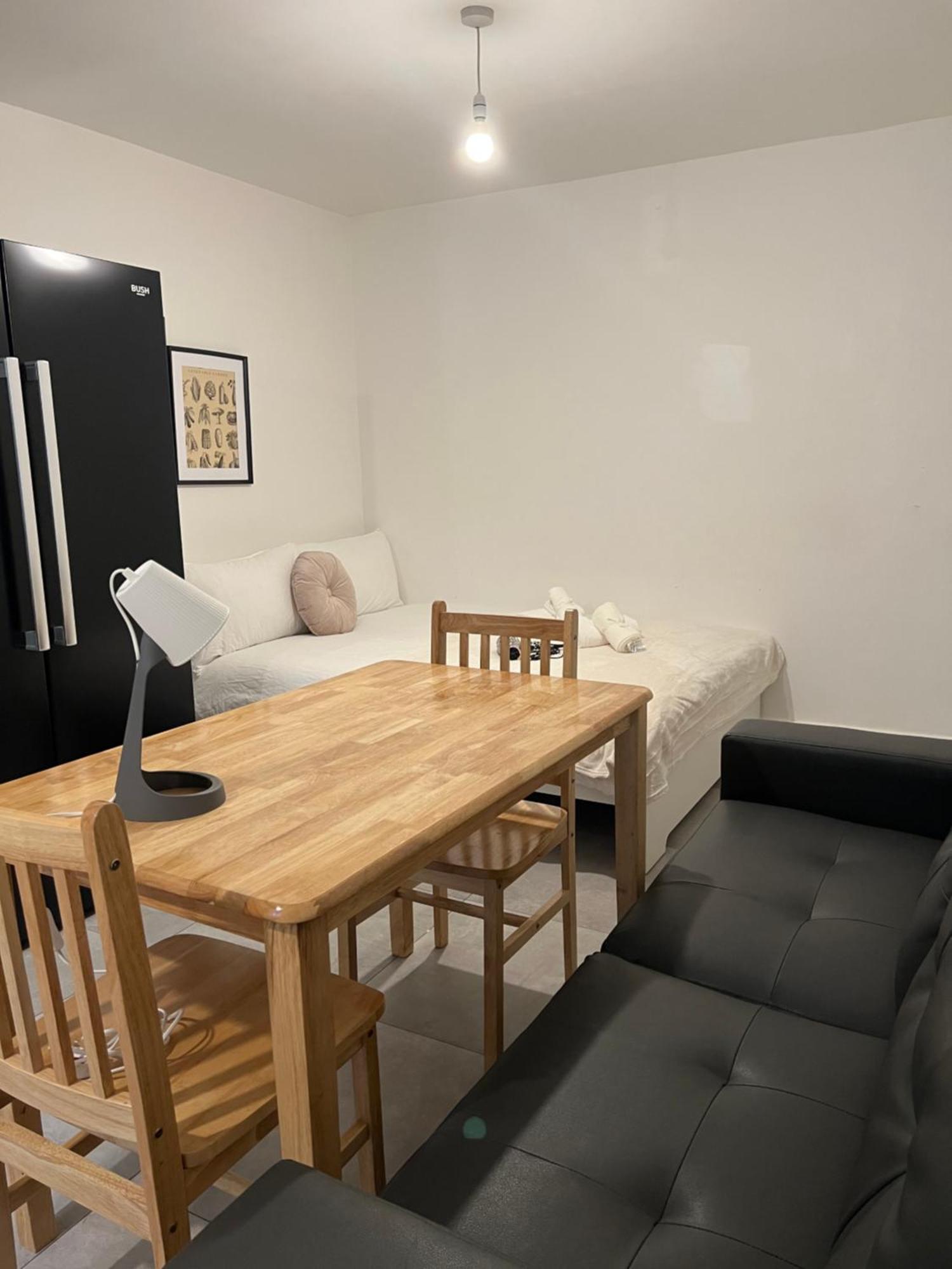 Lovely Double Rooms In Euston & Square In Central Лондон Екстер'єр фото