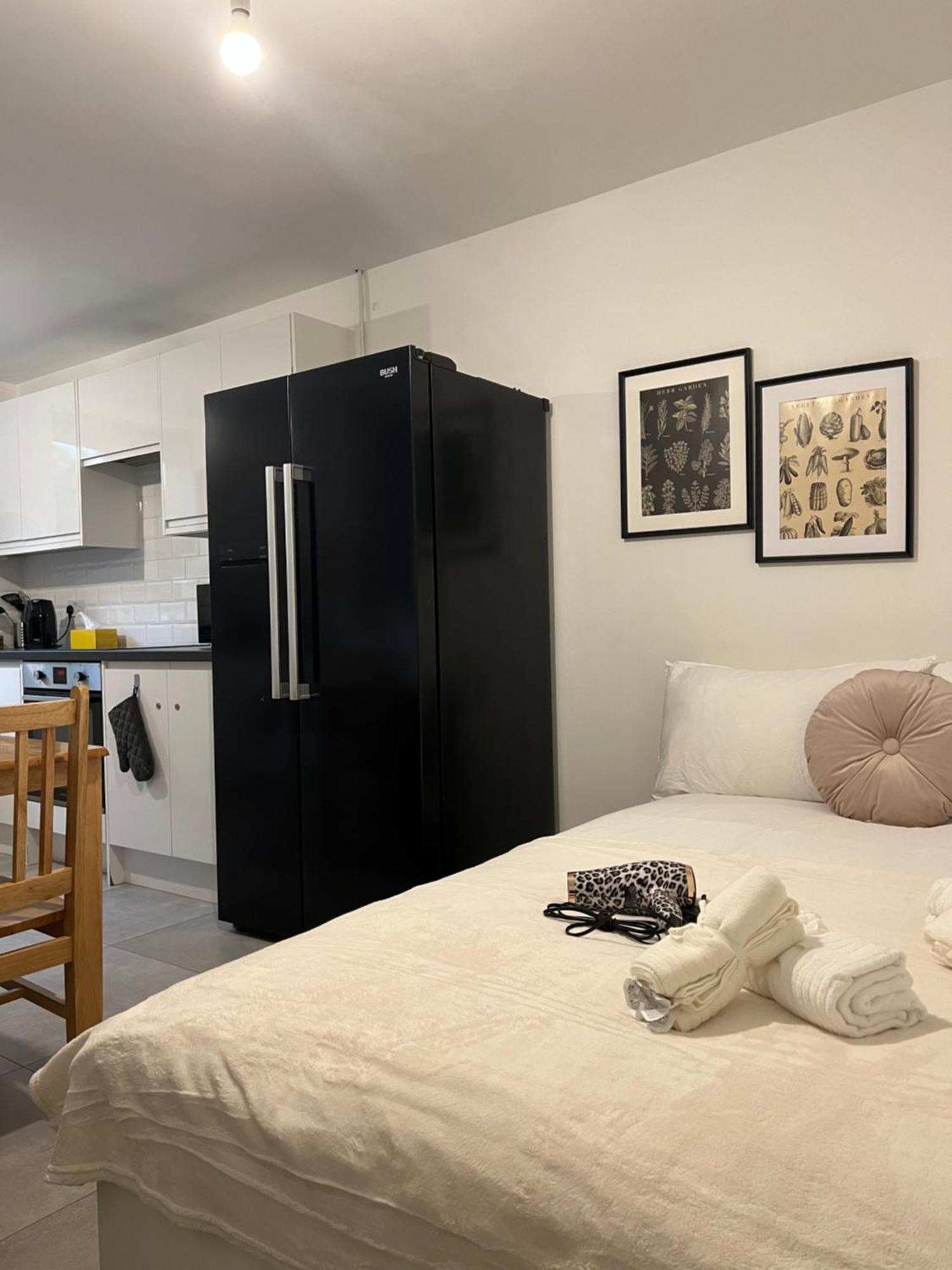 Lovely Double Rooms In Euston & Square In Central Лондон Екстер'єр фото